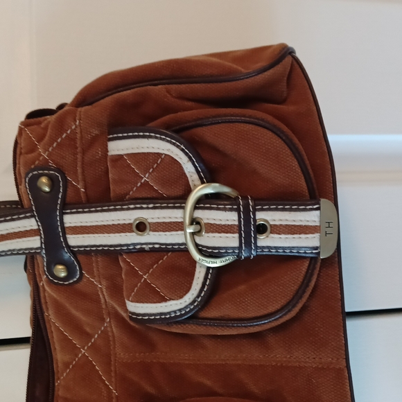 Tommy Hilfiger brown larger purse - Picture 3 of 6